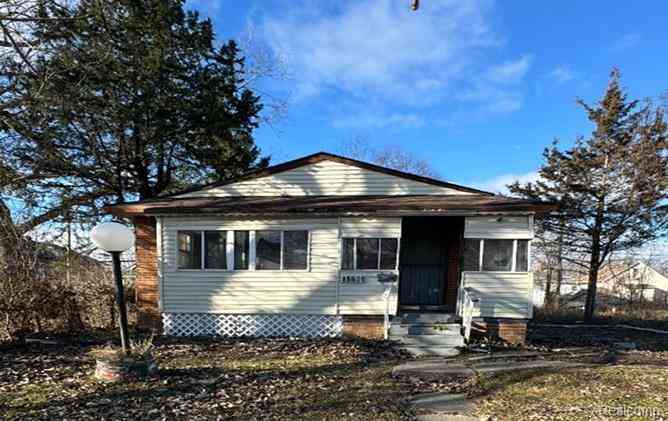 Homes For Sale - 15509 Rosa Parks Boulevard <br/> Detroit, MI 48238