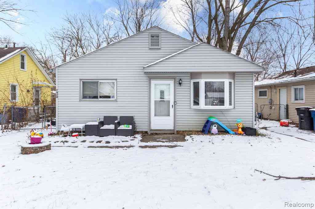 Homes For Sale - 7420 Cavell Street <br/> Westland, MI 48185