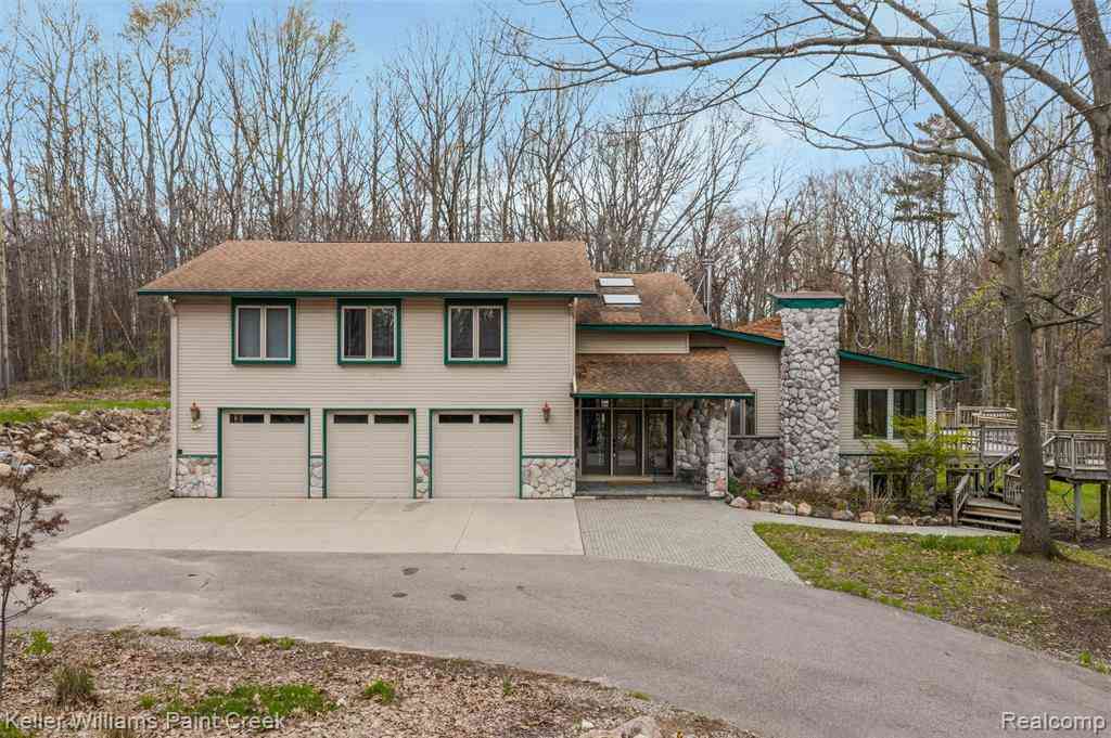 Homes For Sale - 2390 Noble Road <br/> Oxford, MI 48370