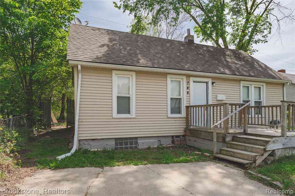 Homes For Sale - 744 Saint Clair Street <br/> Pontiac, MI 48340