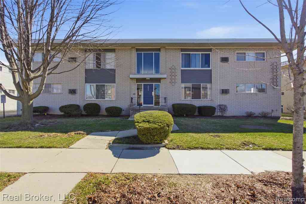 Condo For Rent - 4840 Briarwood Avenue  #2<br/> Royal Oak, MI 48073