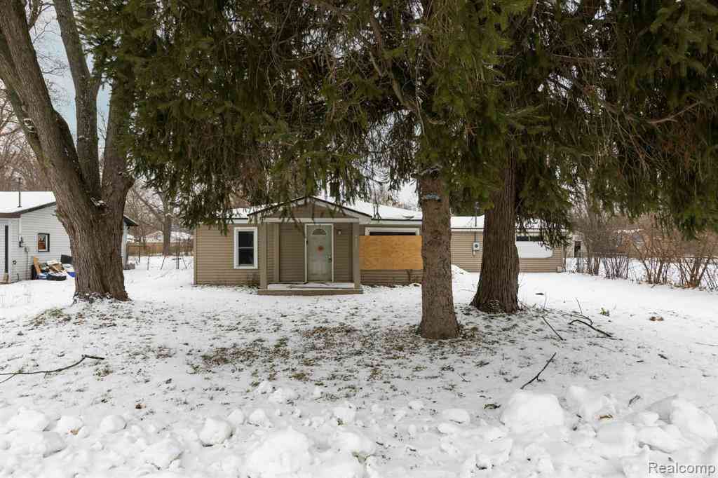 Homes For Sale - 4425 Randolph Street <br/> Saginaw, MI 48601