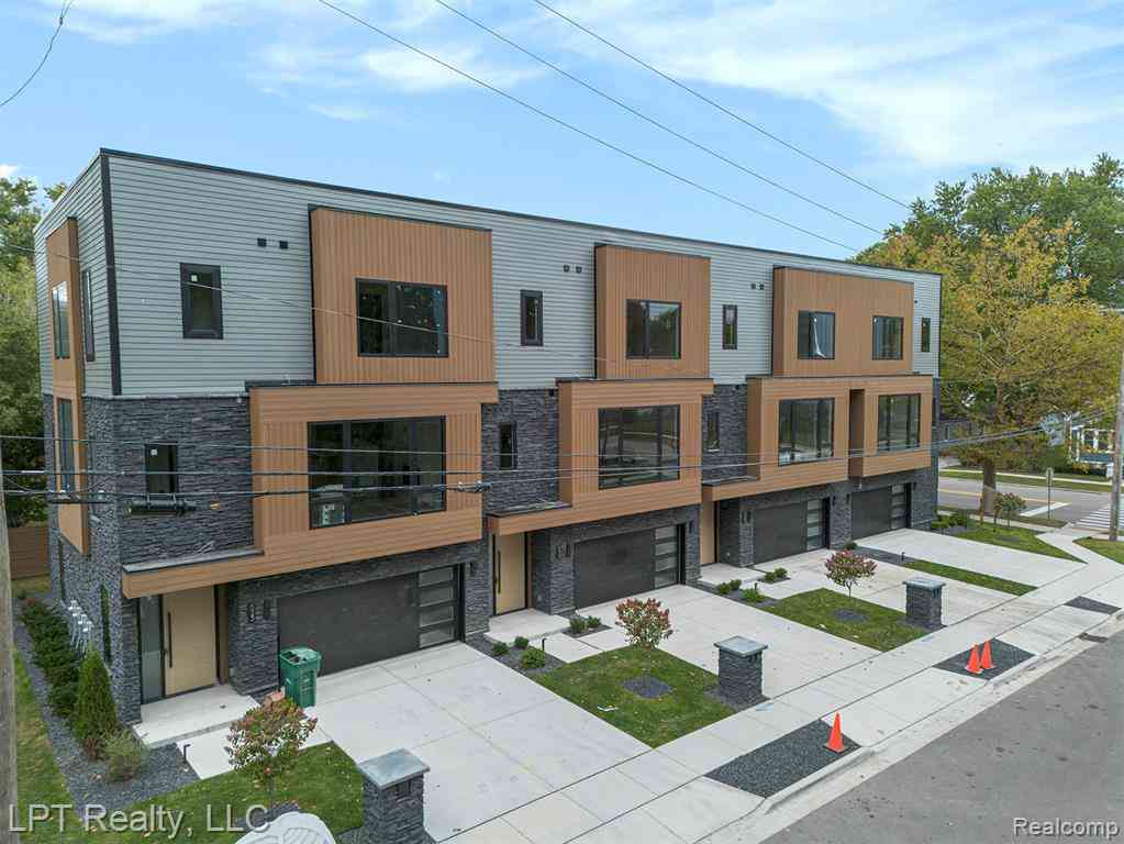 Condo For Sale - 525 Walnut Street <br/> Brighton, MI 48116