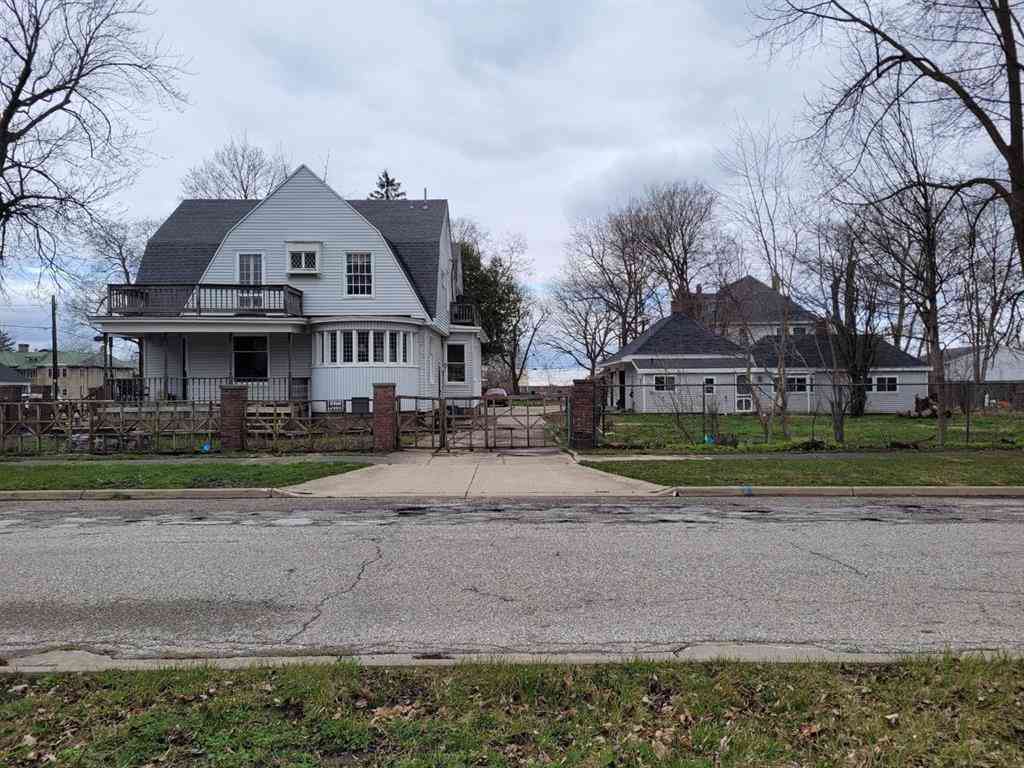 Homes For Sale - 1237 Owen Street <br/> Saginaw, MI 48601