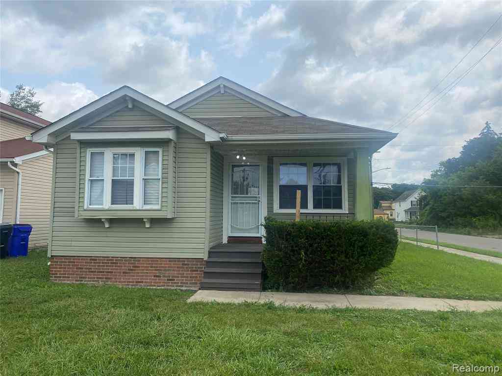 Homes For Sale - 13021 E Forest Avenue <br/> Detroit, MI 48215