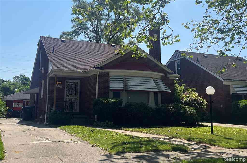 Homes For Sale - 18436 Strathmoor Street <br/> Detroit, MI 48235