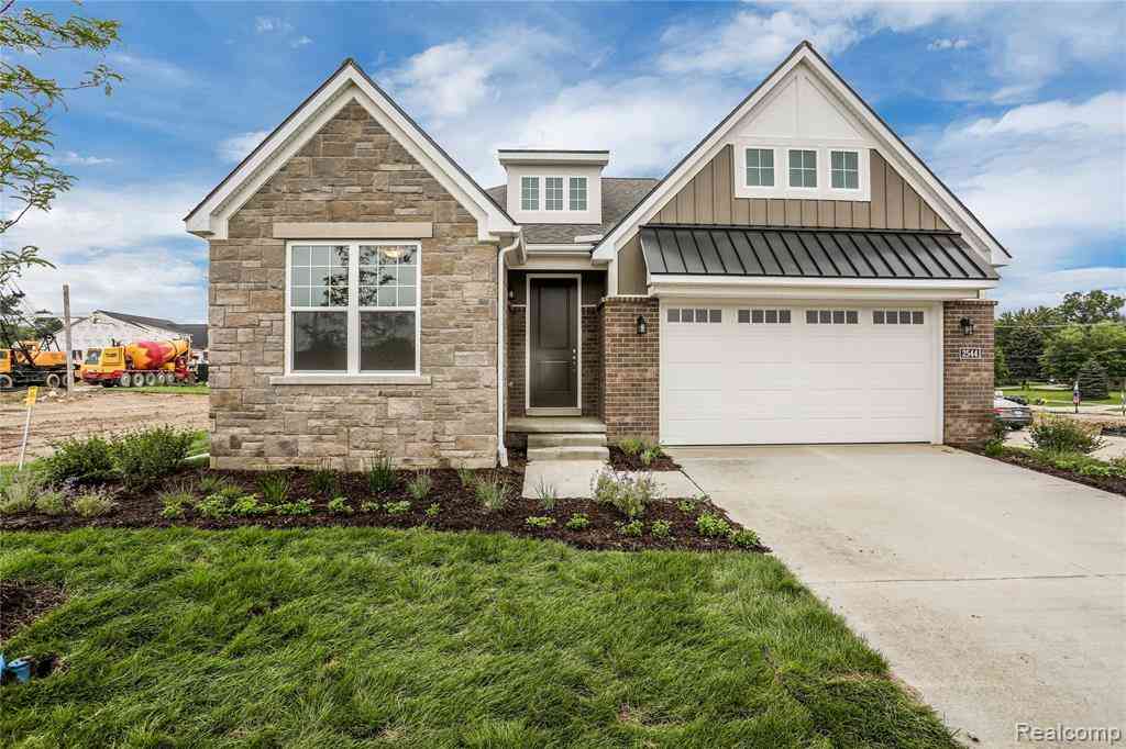 Condo For Sale - 27434 Hidden Trail  <br/> South Lyon, MI 48178