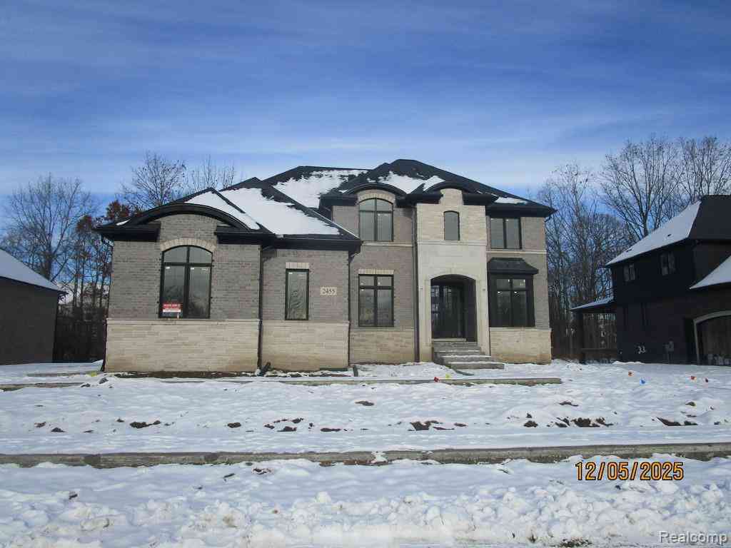 Homes For Sale - 2455 Buckthorn Drive <br/> Shelby Twp, MI 48316
