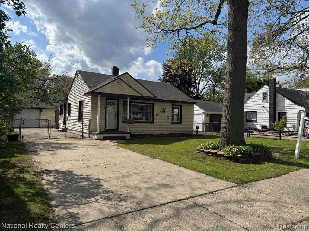 Homes For Sale - 5036 Moore Street <br/> Wayne, MI 48184