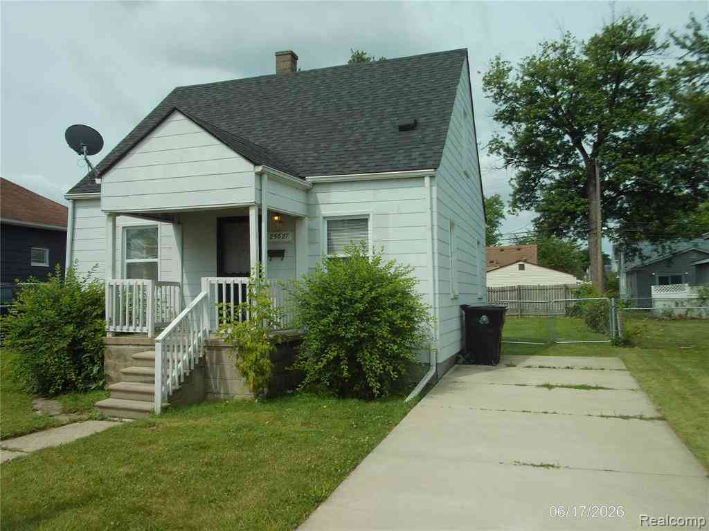 Homes For Rent - 25627 Paige Street <br/> Roseville, MI 48066
