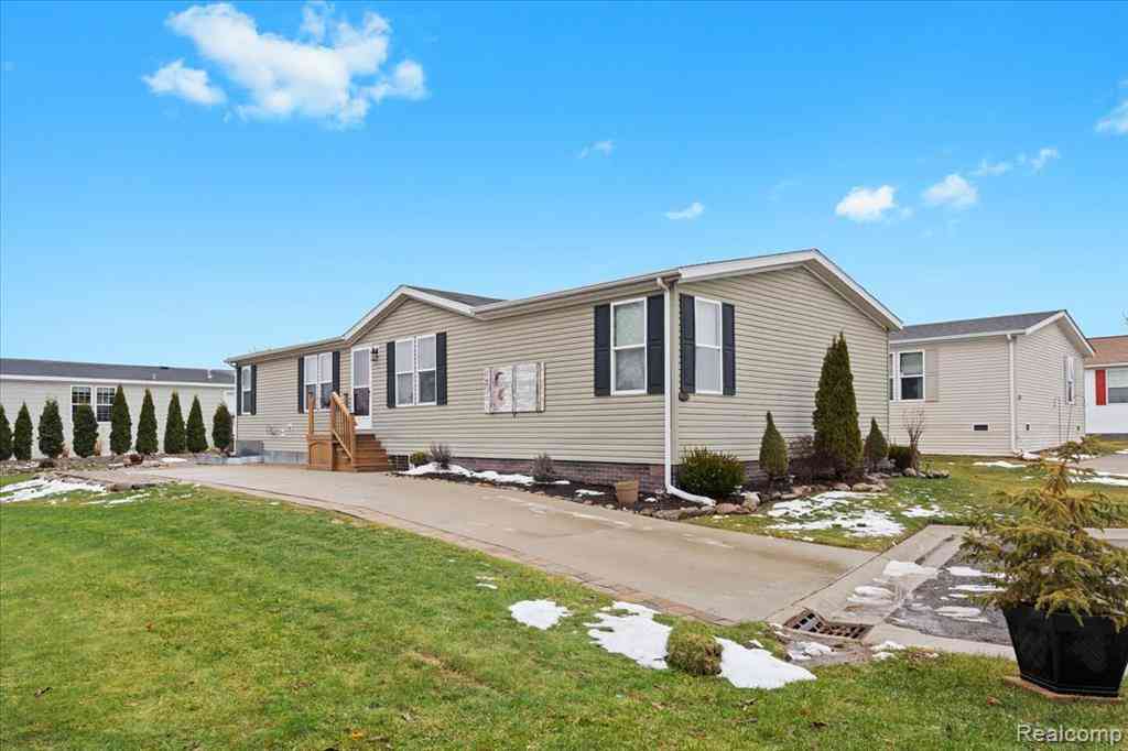 Homes For Sale - 11214 Woodchester Court <br/> South Lyon, MI 48178