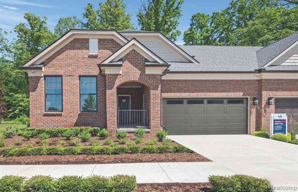 Condo For Sale - 55834 Oak Pointe Drive <br/> Shelby Twp, MI 48315