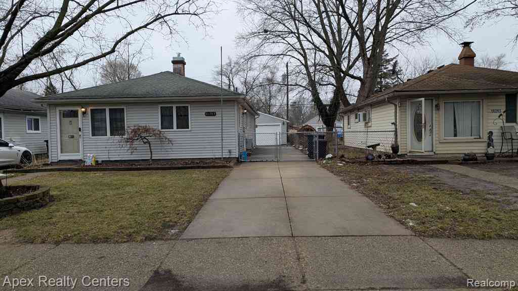 Homes For Sale - 18285 Deering Street N N<br/> Livonia, MI 48152