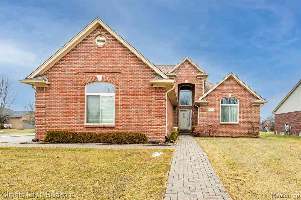 Homes For Sale - 21271 Little River Boulevard <br/> Clinton Township, MI 48036