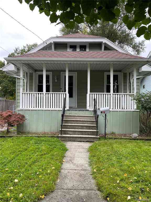 Homes For Sale - 315 Storch Street <br/> Saginaw, MI 48602