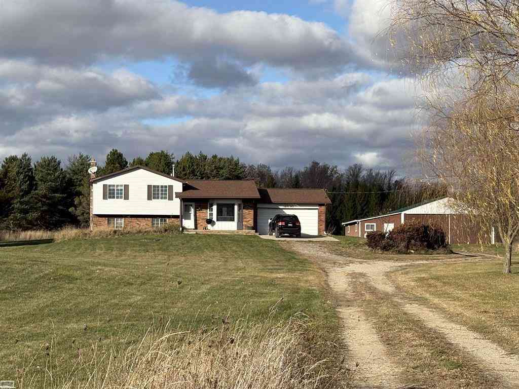 Homes For Sale - 14830 Dudley Road <br/> Saint Clair County, Lynn, MI 48097