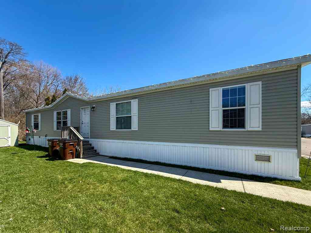 Homes For Sale - 389 Rustic Lane N N<br/> Belleville, MI 48111