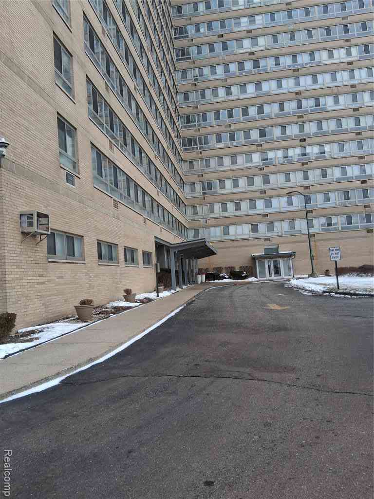 Condo For Sale - 8900 E Jefferson   #725  726<br/> Detroit, MI 48214