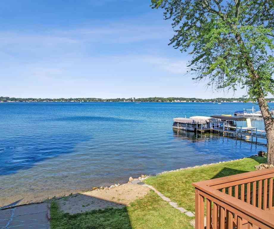 Homes For Sale - 9638 Main Street <br/> Washtenaw County, Whitmore Lake, MI 48189