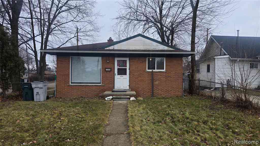 Homes For Sale - 1040 E Bernhard Avenue <br/> Hazel Park, MI 48030