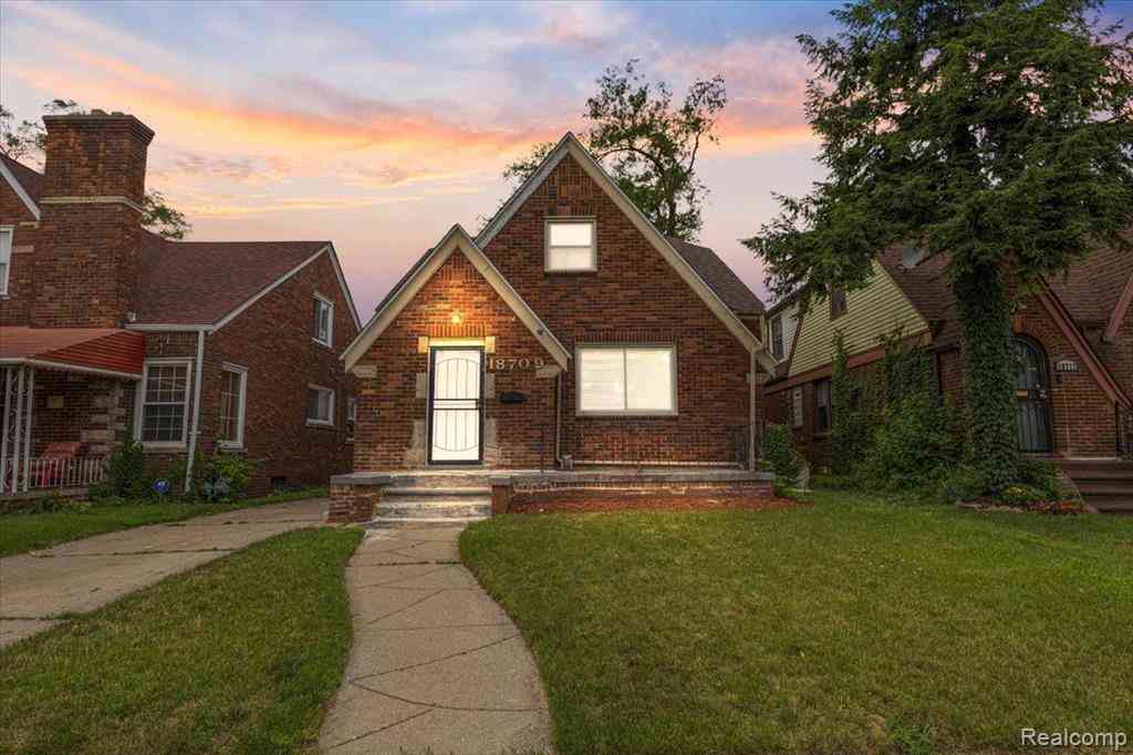 Homes For Sale - 18709 San Juan Drive <br/> Detroit, MI 48221