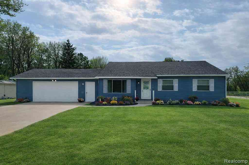 Homes For Sale - 7120 Lapeer Road <br/> Davison, MI 48423