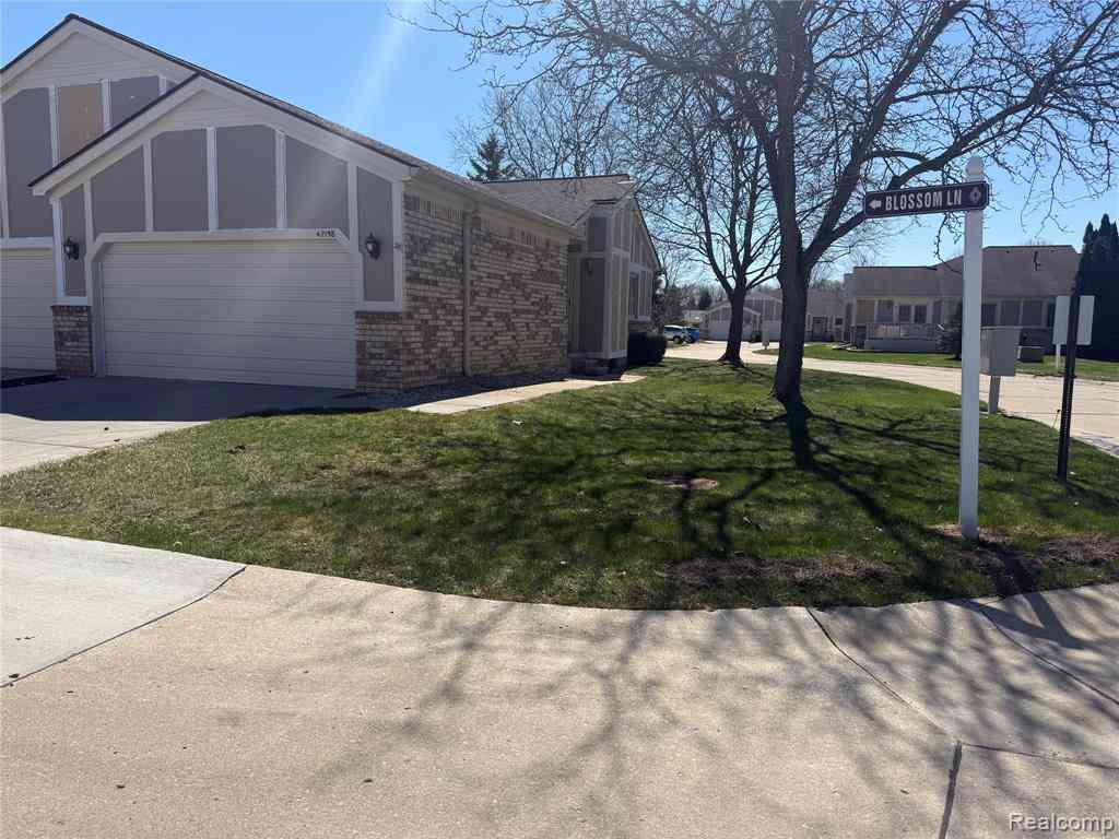 Condo For Sale - 42158 Blossom Lane  #44<br/> Clinton Township, MI 48038