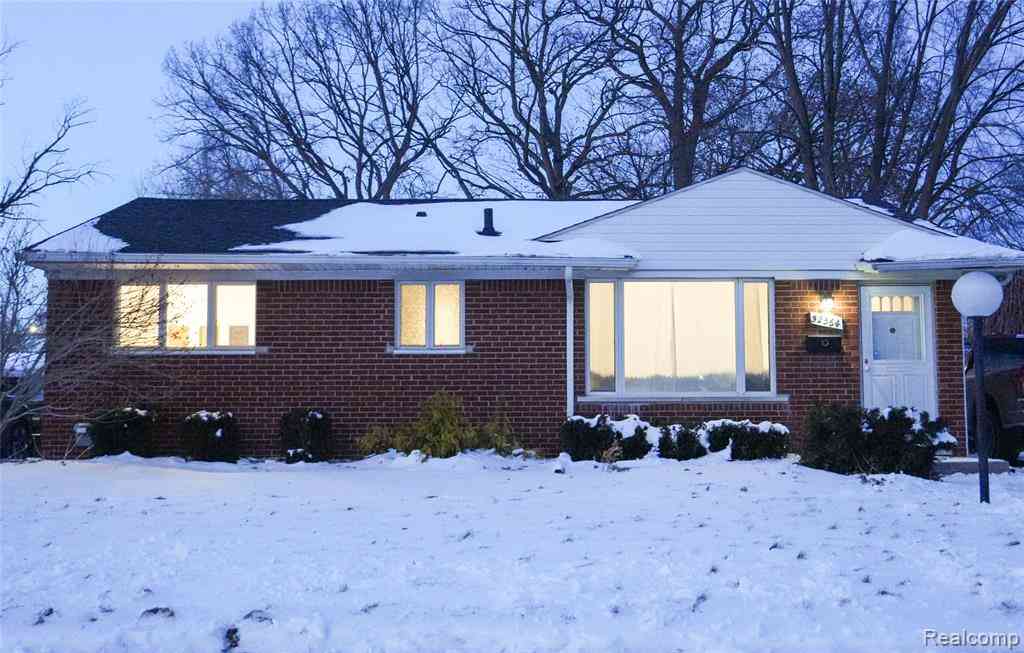 Homes For Sale - 32564 Hazelwood Street <br/> Westland, MI 48186