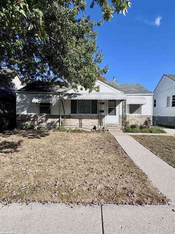 Homes For Sale - 21527 Bon Heur Street <br/> Macomb County, Saint Clair Shores, MI 48081