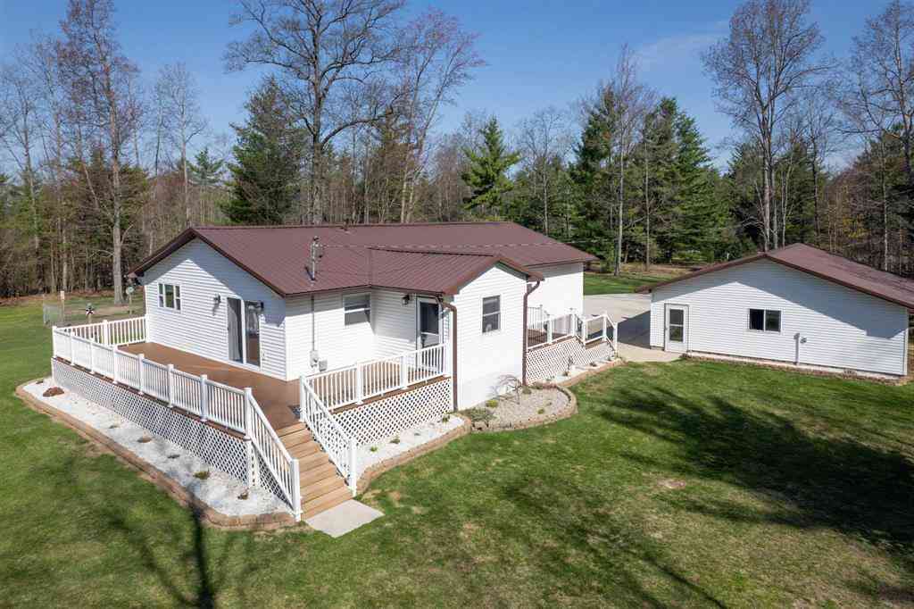 Homes For Sale - 6622 Walton Road <br/> Grand Traverse County County, Kingsley, MI 49649