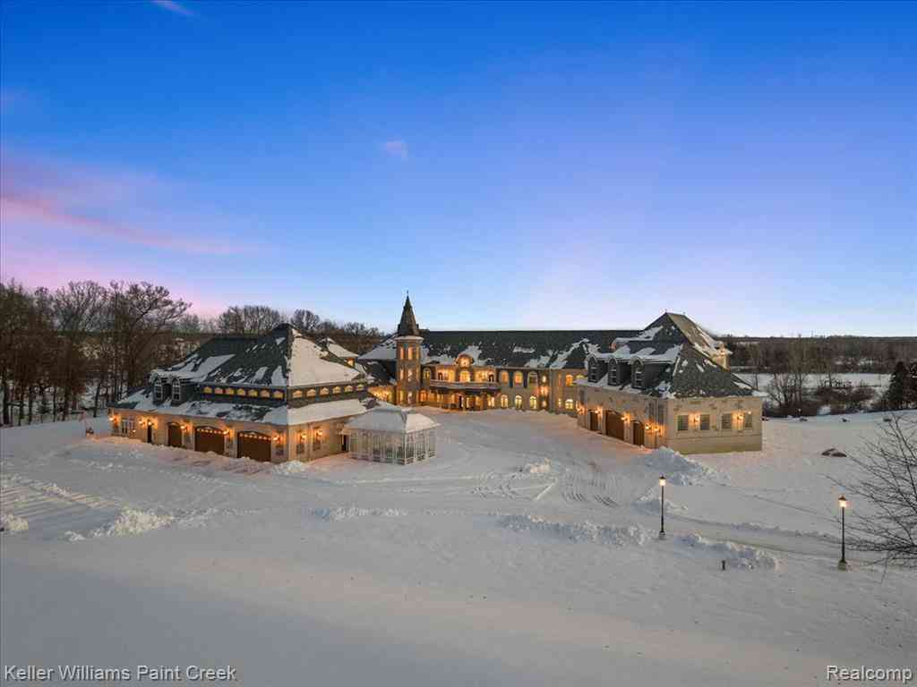 Homes For Sale - 68050 Hillside Lane <br/> Macomb County, Washington, MI 48095