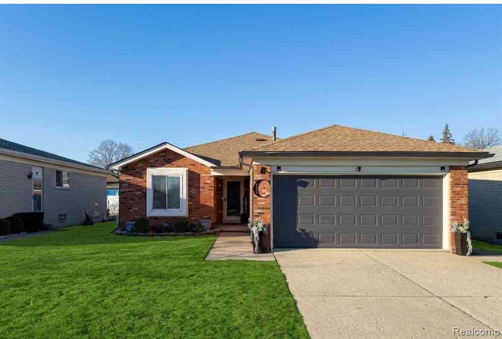 Condo For Sale - 15195 La Grande Plaza <br/> Warren, MI 48088