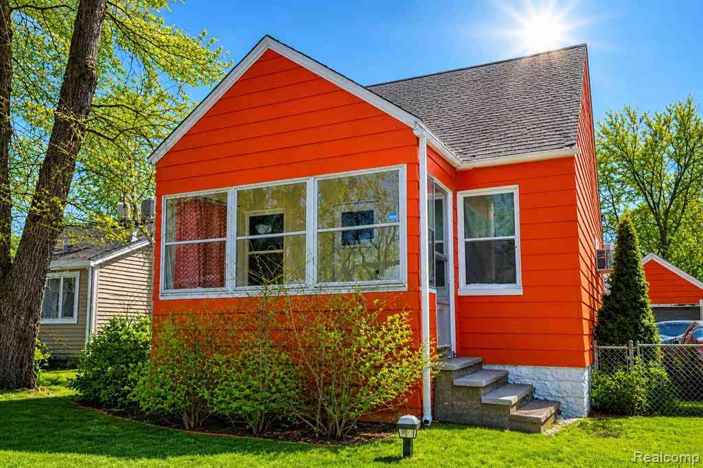Homes For Sale - 98 E New York Avenue <br/> Pontiac, MI 48340