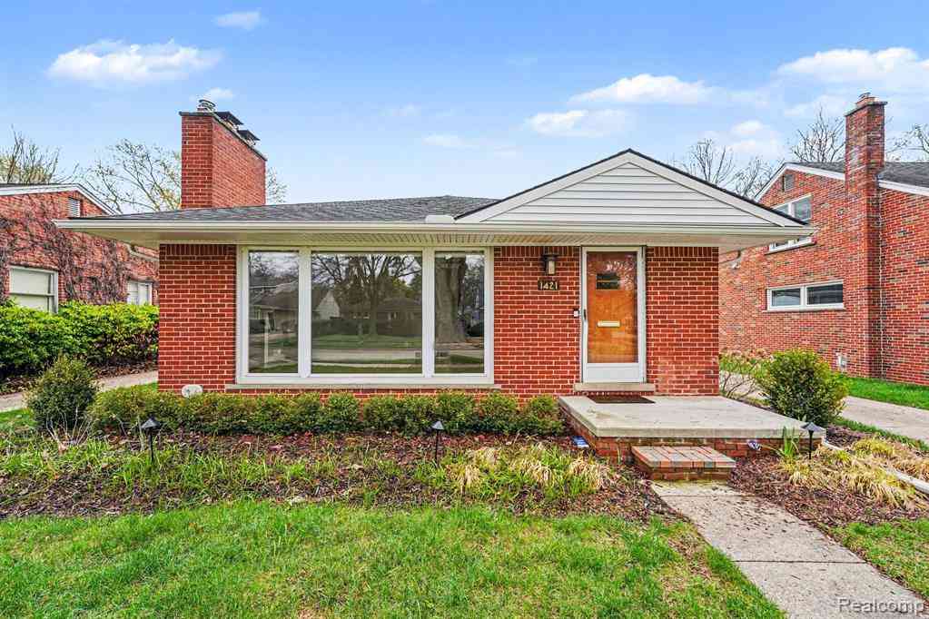 Homes For Sale - 1421 Lloyd Avenue <br/> Royal Oak, MI 48073