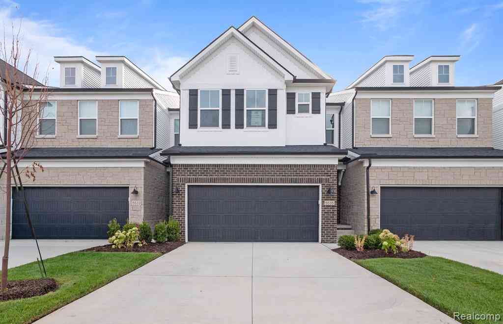 Condo For Sale - 5572 East Spaniel Drive <br/> Ann Arbor, MI 48108