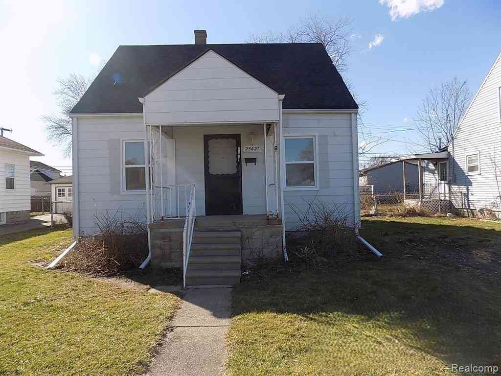 Homes For Sale - 25627 Paige Street <br/> Macomb County, Roseville, MI 48066