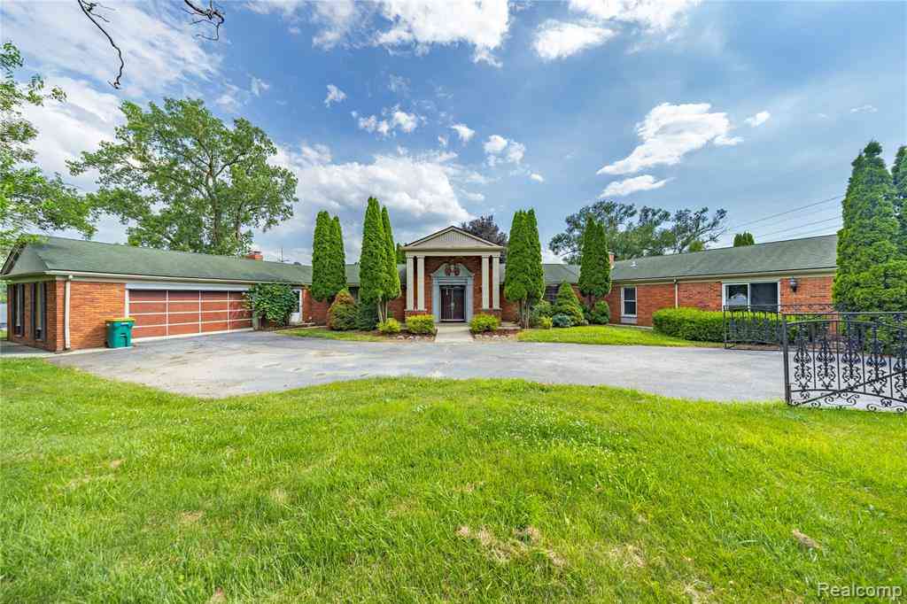 Homes For Rent - 42195 Kouza Court <br/> Belleville, MI 48111