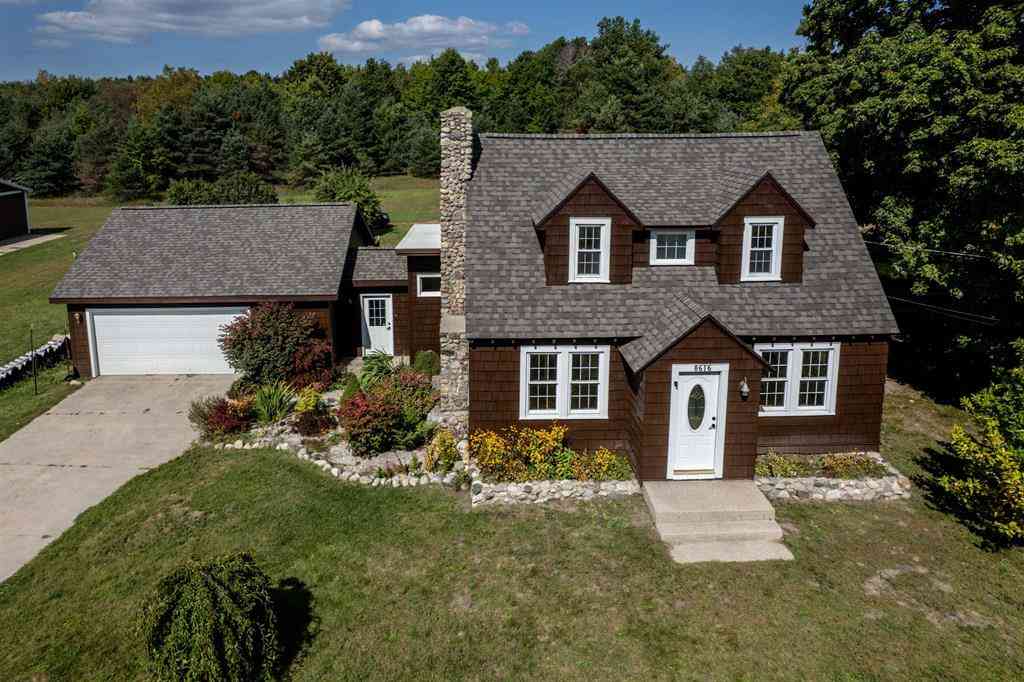 Homes For Sale - 8616 Cedar Run Road <br/> Traverse City, MI 49684
