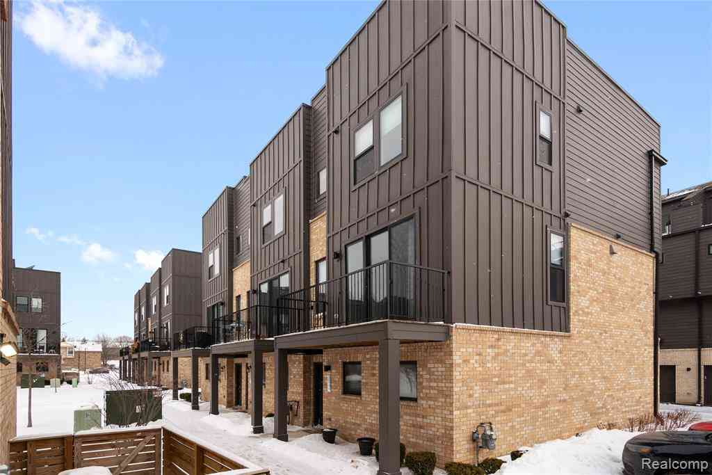 Condo For Sale - 1049 Hampton Circle  #44<br/> Detroit, MI 48207