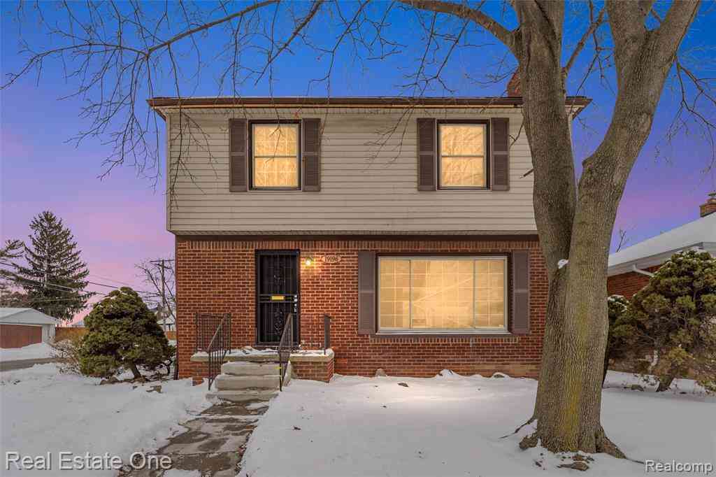 Homes For Sale - 19196 Berden Street <br/> Grosse Pointe, MI 48236