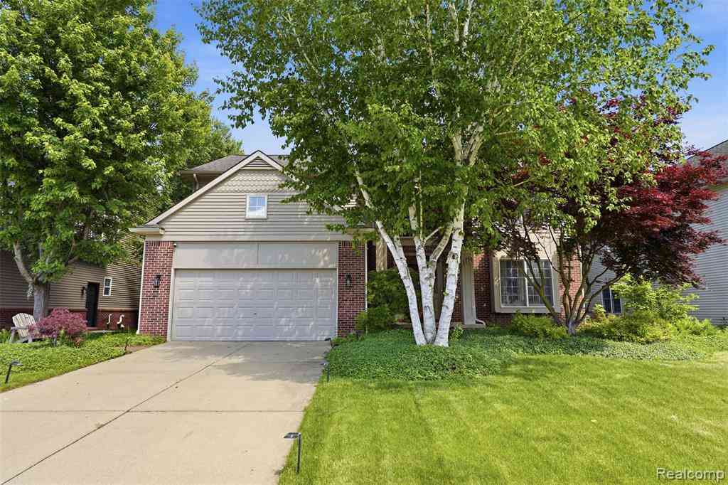 Homes For Sale - 1174 Horseshoe Drive <br/> South Lyon, MI 48178