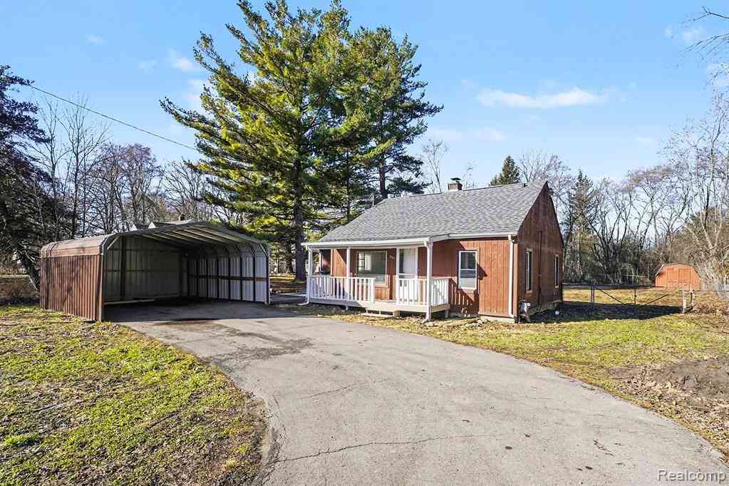 Homes For Sale - 3401 N Center Road <br/> Flint, MI 48506