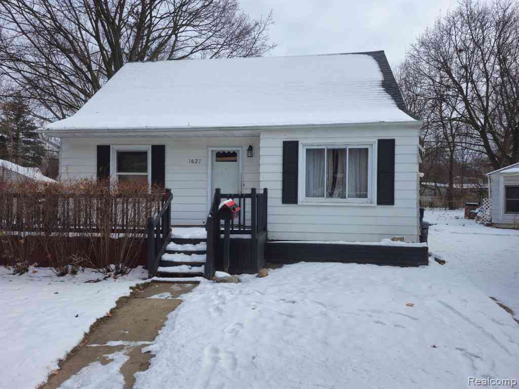 Homes For Sale - 1627 Blackberry Lane <br/> Flint, MI 48507