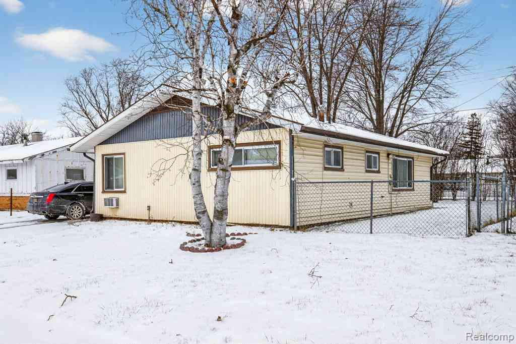 Homes For Sale - 2835 Kensington Drive <br/> Saginaw, MI 48601