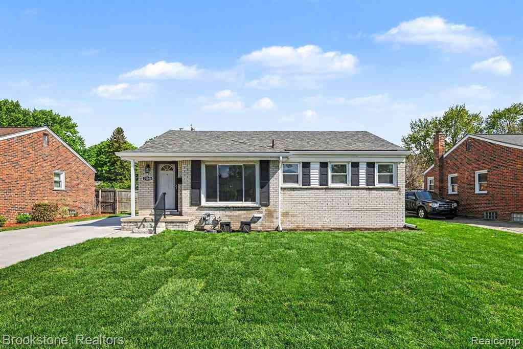 Homes For Sale - 29646 Robert Drive <br/> Livonia, MI 48150