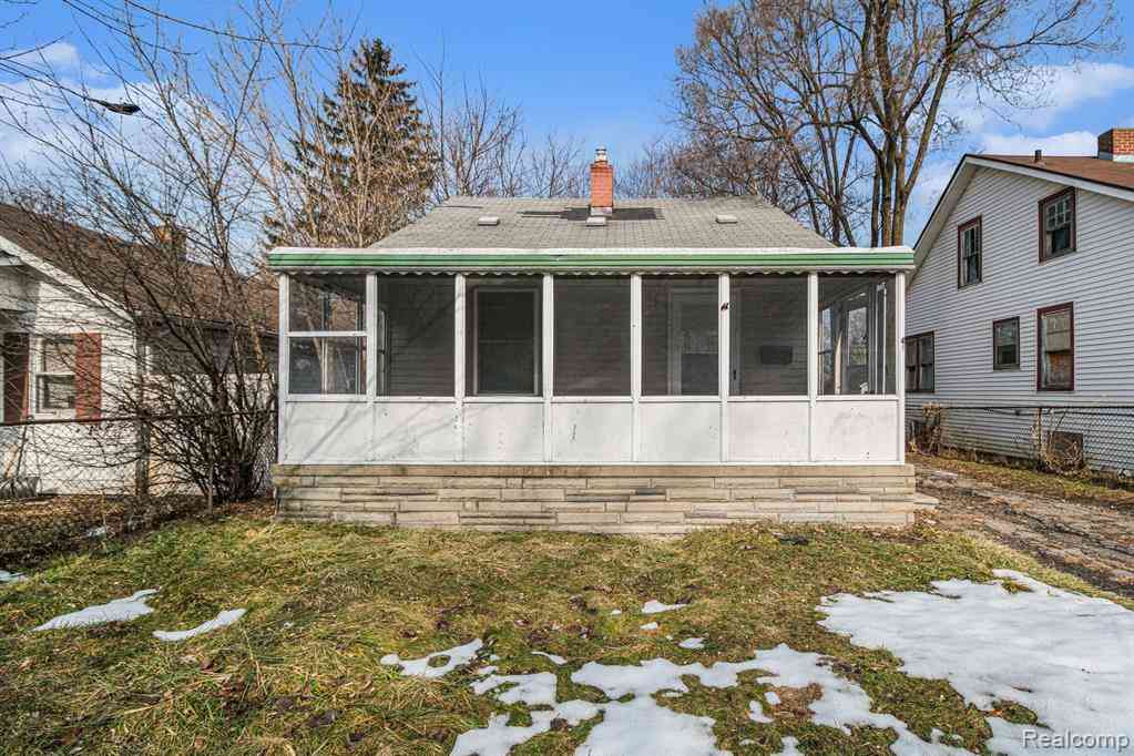 Homes For Sale - 40 W Strathmore Avenue <br/> Pontiac, MI 48340