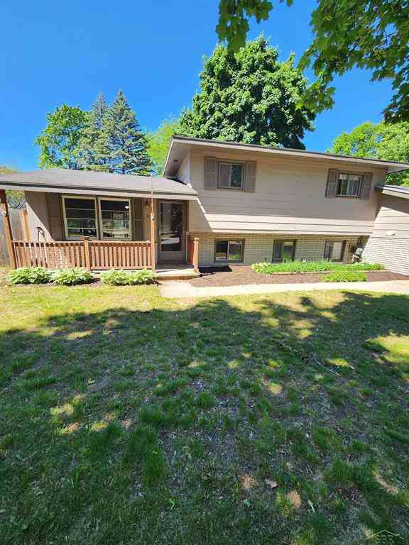 Homes For Sale - 2304 Judith Court <br/> Midland, MI 48642