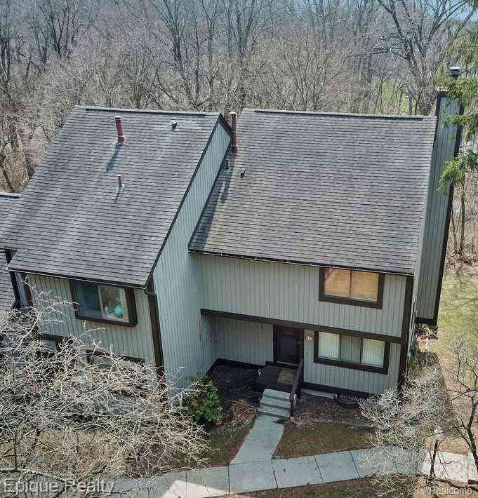 Condo For Sale - 521 Carberry Hill <br/> Brighton, MI 48116
