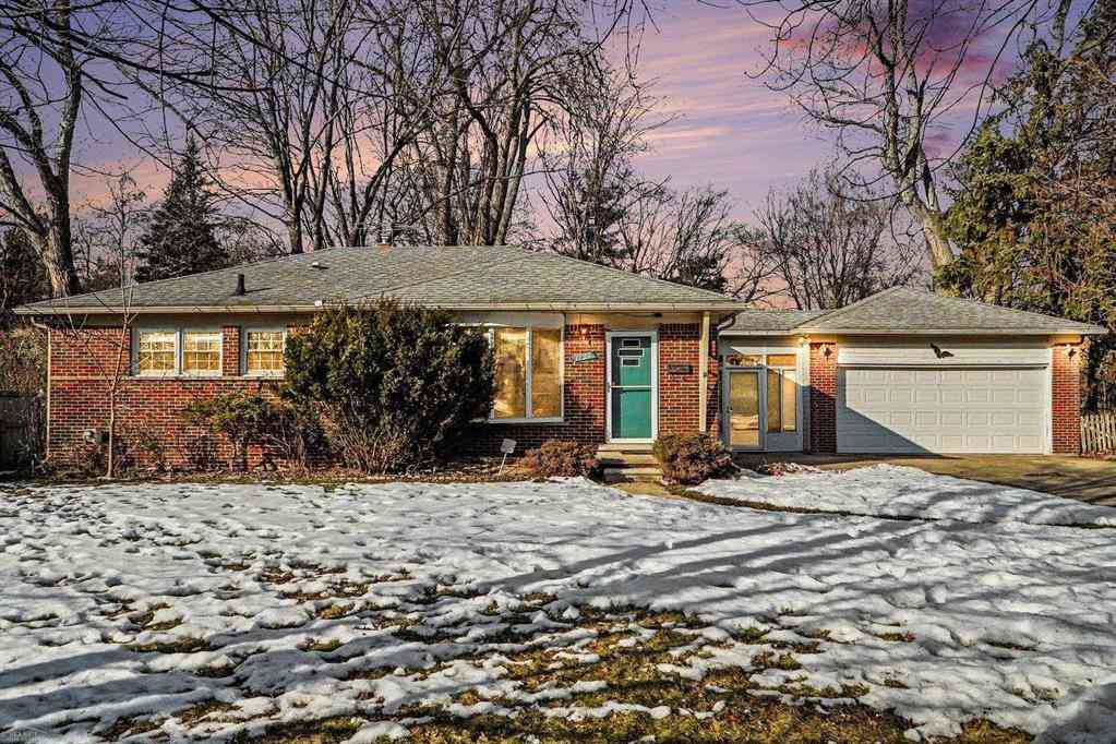 Homes For Sale - 1121 Ottawa Street <br/> Royal Oak, MI 48073