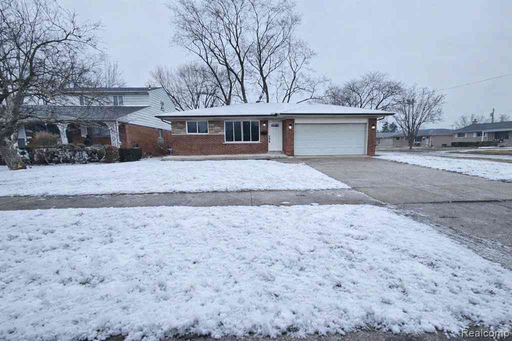 Homes For Sale - 26112 Cunningham Drive <br/> Warren, MI 48091